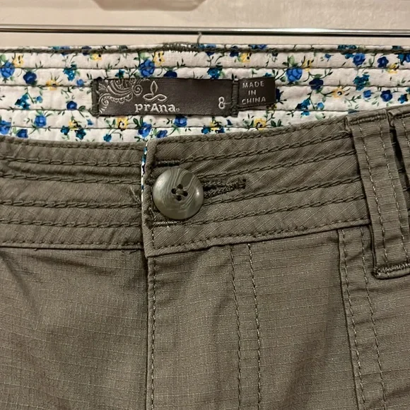 Prana Mari Capri Olive Pant, size 8 - Picture 2 of 4